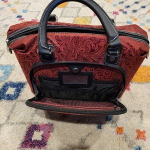 Structured travel tote